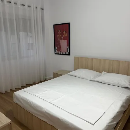 Loen No 5 * Tirana